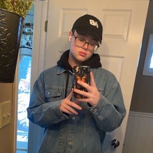 Meet your Posher, Eric